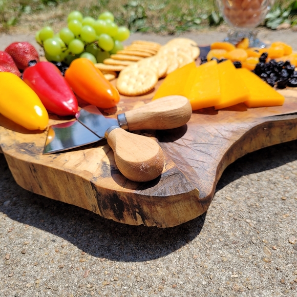 Handmade Charcuterie Board - Picture 3 of 4